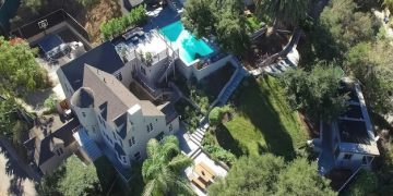 Celebrity Real Estate Boom: Shaping the US Housing Market in 2025 - Cover Image
