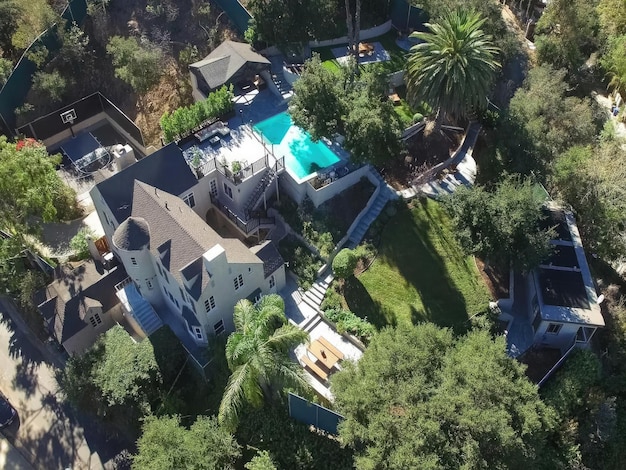 Celebrity Real Estate Boom: Shaping the US Housing Market in 2025